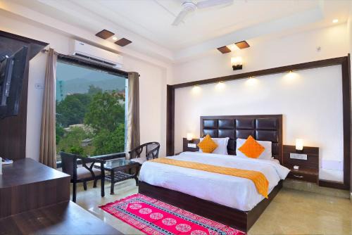 Mayapur Hotel | LA Riqueza The Heritage - 10 Mins to Triveni Ghat - Enjoy Ganga Arti at Triveni Ghat