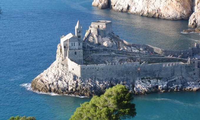 Portovenere Apartment | "la risacca" house on the beach with breathtaking views of Portovenere