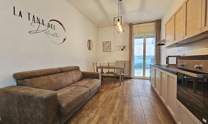 Dogliani Apartment | La Tana del Dolcetto, alloggio con terrazzo