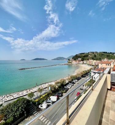 San Terenzo Apartment | La Terrazza di Shelley Panoramic Flat