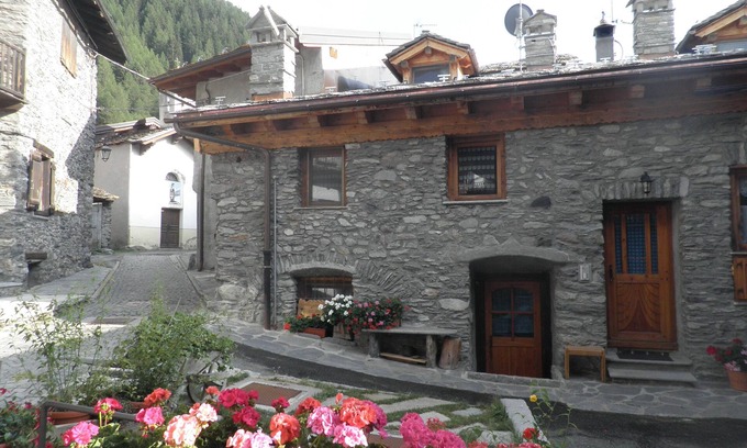 La Thuile House | LA THUILE typical mountain house-70m2 - 2/4 pers. Two bathrooms. Recently refitted