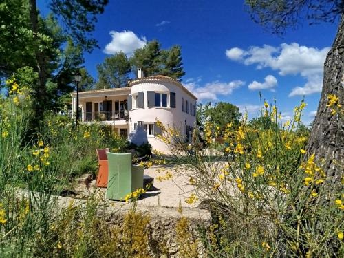 Le Puy-Sainte-Reparade House | La Tourelle Suite Cosy entre vignoble aixois et Luberon