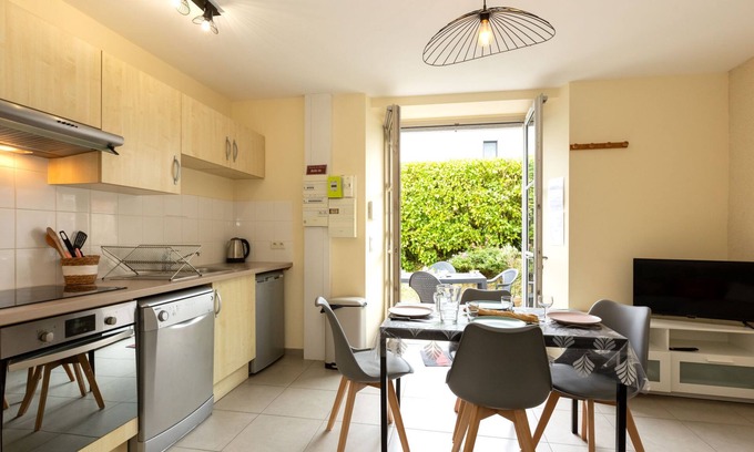 La Madeleine-Bellevue Apartment | La Tréherais by Interhome