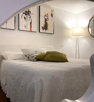 Vernazza House | La Verde di Vernazza - Art Studio - AC&WiFi - Vernazzarentals