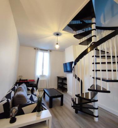Maisons-Laffitte Apartment | La vie en blanc et noir Maisons-Laffitte