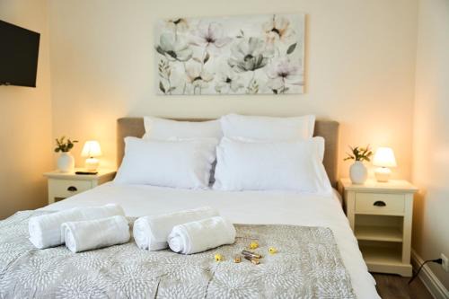 Dumbravita Apartment | La Vie en Rose Chic French-Style Apartment with Parking in Timisoara
