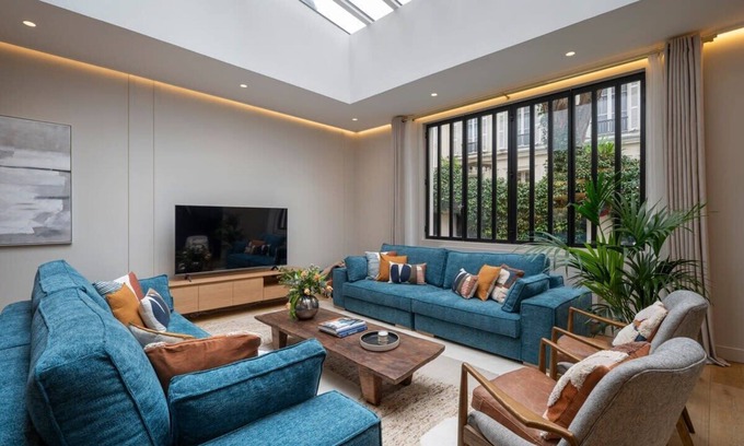 Quartier Saint-Georges Apartment | La Villa Ballu in Paris