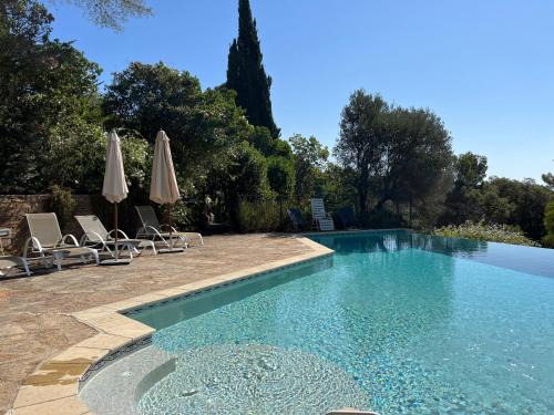 Cap Benat Villa | La Villa des Pins à Benat