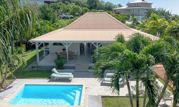 Le Vauclin Villa | LA VILLA LES 4 COLIBRIS, 3 ch, piscine avec une vue imprenable sur la montagne