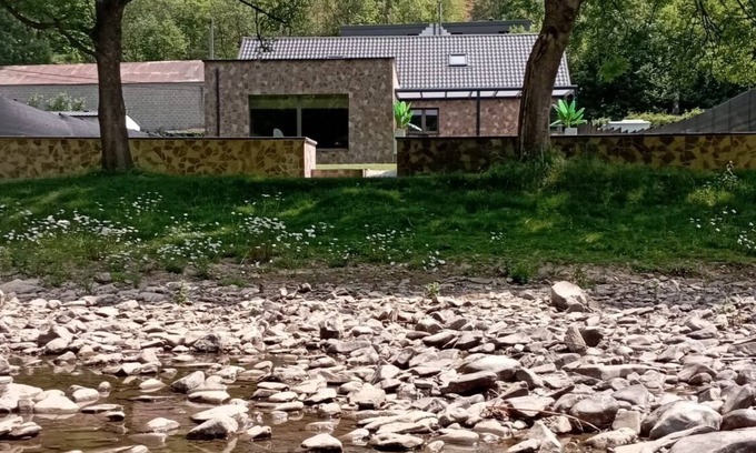 Comblain-au-Pont Villa | La Villa "les pieds dans l'eau"