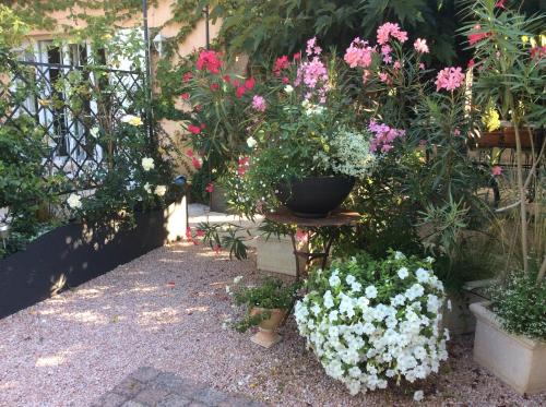Ventabren Bed & Breakfast | La Villa Rosalie