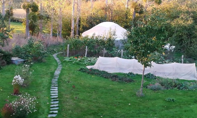 Xhoris Other | La yourte au fonds du jardin