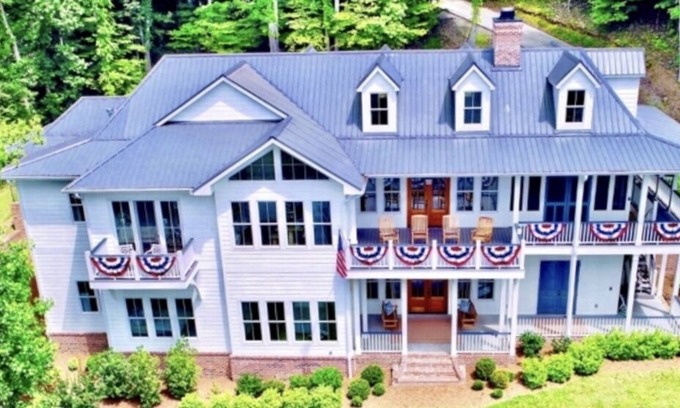 Lynchburg House | Labor Day Weekend !! Southern Living Home on Tims Ford!! BEST view on the lake!