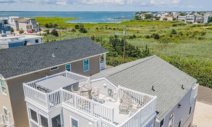 South Beach Haven House | Labor Day weekend still open:Rate discounted Call Alan @ 732-735-4324 nNew Pool