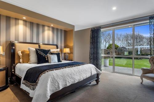 Kaiapoi Bed & Breakfast | Lacebark
