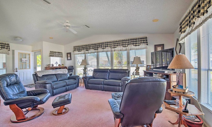 The Villages House | Lady Lake House w/Lanai & Community Pool!