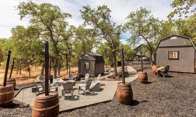 Copperopolis House | Lady Luna Lake House & Bungalows by Lake Tulloch