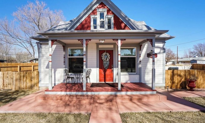 Fruita House | Ladybug III: Fire Pit, Bikes & King Suite Retreat