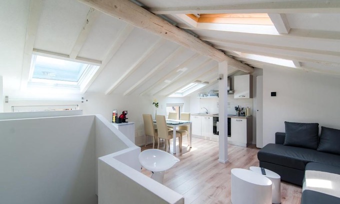 Laglio Apartment | Laglio Apartment Above George