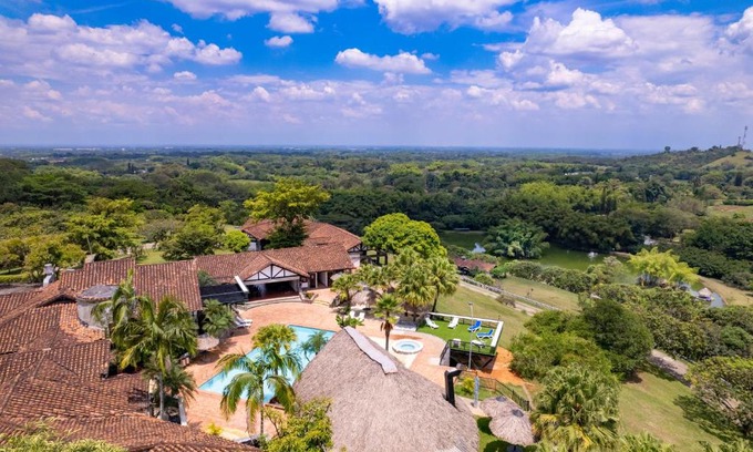 Jamundi Hotel | LAGOGRANDE HOTEL