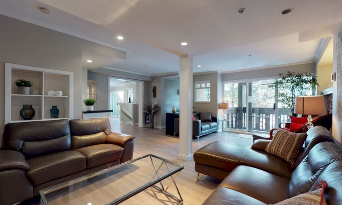 Village North Apartment | LAGOONS 20 | Village location | Rare 5BDR Condo With Private Hot Tub |