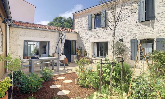 Lagord House | Lagord house, 2 rooms, 2 people