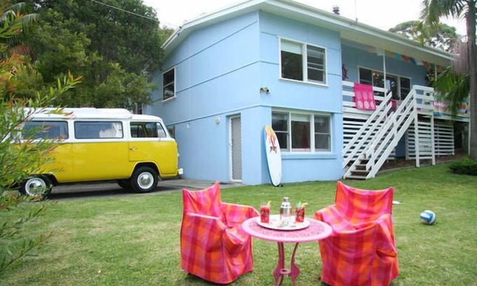 Hyams Beach House | Laguna Blue at Hyams Beach- with WIFI - Pet Friendly & 4pm check-out on Sundays