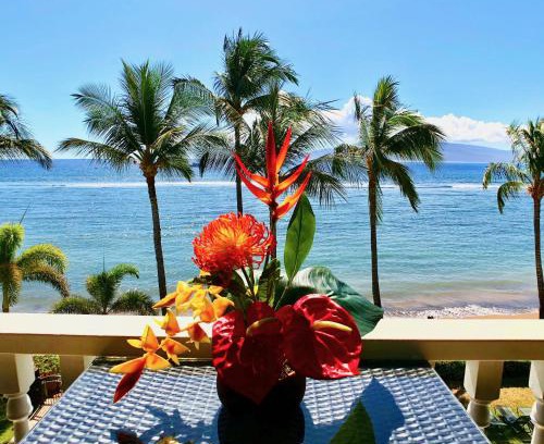 Historic Lahaina Front Street Apartment | Lahaina Shores Oceanfront Studio