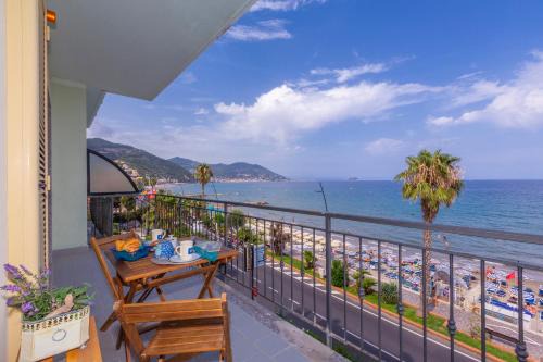 Laigueglia Apartment | Laigueglia Beach - Happy Rentals