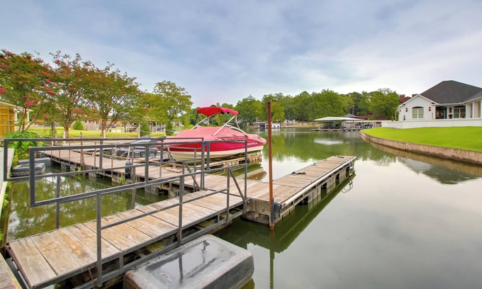 Hot Springs Condo | Lake Access: Pet-Friendly Duplex in Hot Springs!