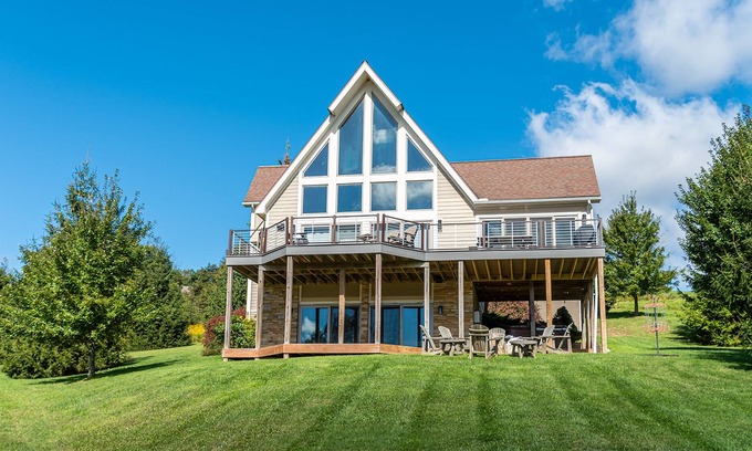 Waterfront Greens House | Lake Access w/ Hot Tub, Pool Table, & Lots of Community Amenities!