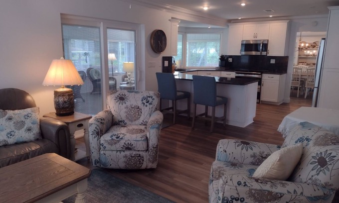 Lake Placid House | Lake AccessnWell Appointed 2 bed 2 bath sleep 6