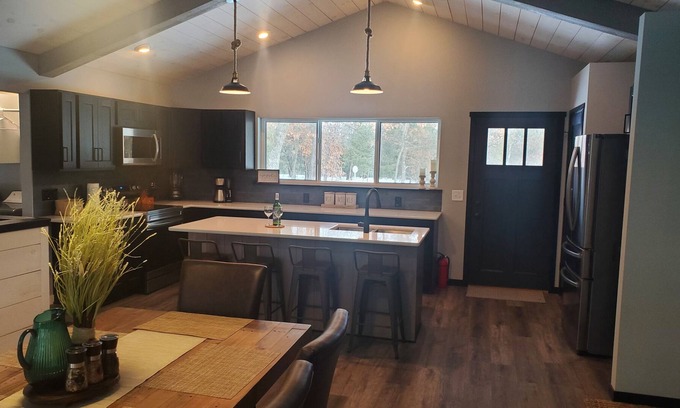 Rome House | Lake Arrowhead lake access retreat-beaches, golf, tennis, pools