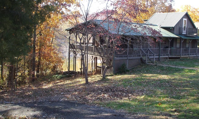 Cadiz House | Lake Barkley Waterfront with Private Covered Dock
