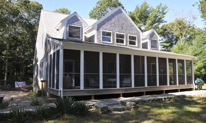 Dennis House | Lake Beach-6.5 acres-Pet Friendly-O/D Shower-Central A/C-Fire Pit-Sleeps up to12