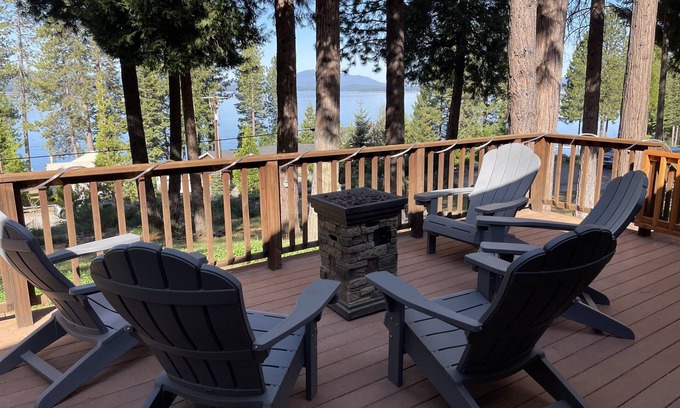 East Shore House | Lake Breeze Cabin: Enjoy spectacular lake views from this quiet, cozy cabin!