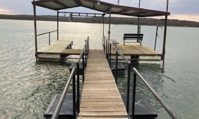 Cisco Cabin | Lake Cabin with private dock and boat parking!