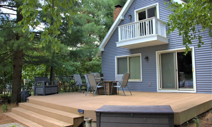 Nekoosa House | LAKE CAMELOT HOME WITH PONTOON RENTAL, MINUTES FROM SAND VALLEY GOLF RESORT - PET FRIENDLY