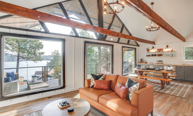 Worley Cabin | Lake Coeur d'Alene Cabin w/Boat Slip in Worley!