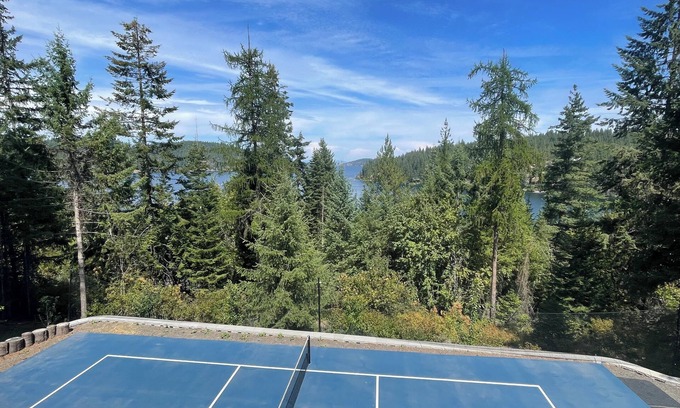 Coeur d'Alene Cabin | Lake Coeur d'Alene Family-friendly cabin