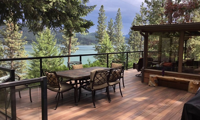 Worley House | Lake Coeur D 'Alone Lake Cabin Summer Fun ~ Sleeps 8