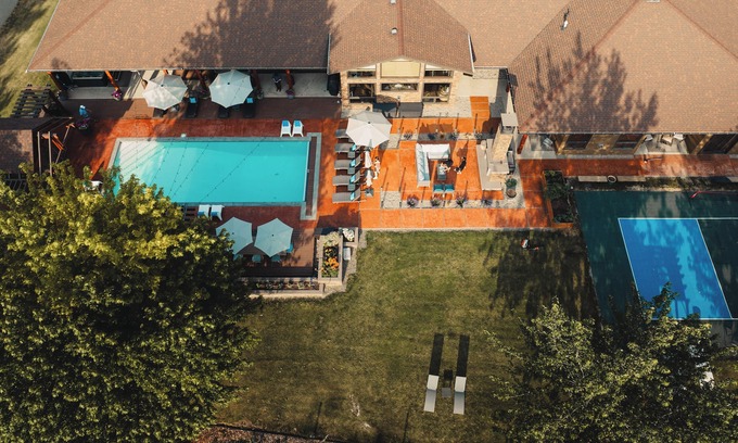 Central Okanagan House | Lake Country Retreat with private pool
