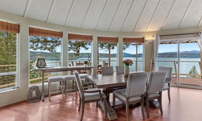 Coeur d'Alene House | Lake Daze . Unique Round Lakehouse - stunning sunsets and beautiful lake views