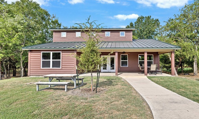 Frisco House | Lake Escape - 20 Person Bunkhouse