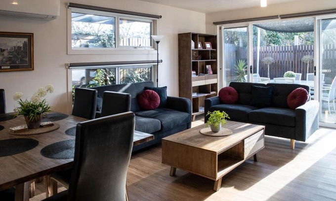 Golden Point Apartment | Lake Esmond Place