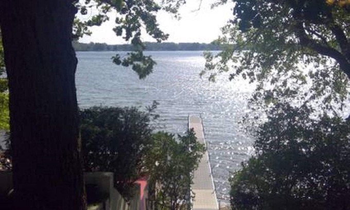 Coldwater House | LAKE FRONT COTTAGE ON IYOPAWA ISLAND GOLF COURSE