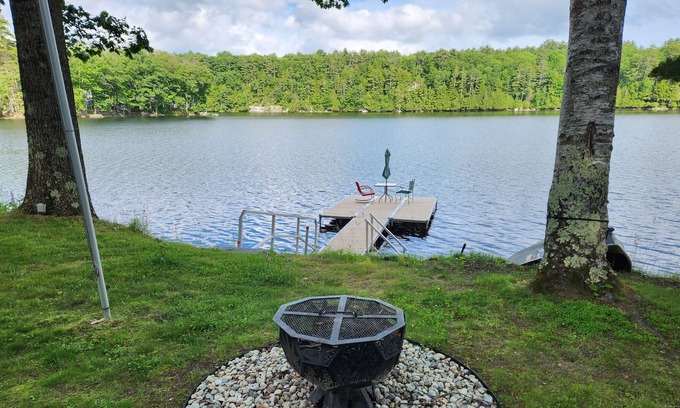 Winthrop House | Lake Front Cozy/Quiet 2 bedroom/ bath home with on-sight EV charger.