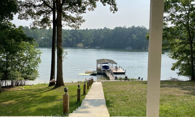 Blairsville House | Lake Front Hideaway at Nottely