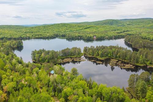 Saint-Didace Ski Chalet | Lake front in the woods Newly furnished