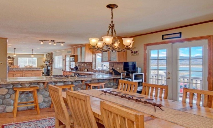Woodmoor House | Lake Front, Rockies, Hiking, Mtn Biking! Aug. & Sept. Deals!
